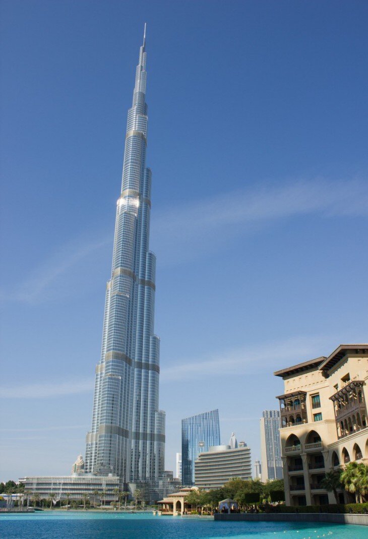 Башня бурдж халифа этажей. Башня Бурдж Халифа в Дубае. Дубай здание Бурдж Халифа. Бурдж Халифа – 828 метров. Бурдж-Халифа вид с 163 этажа.