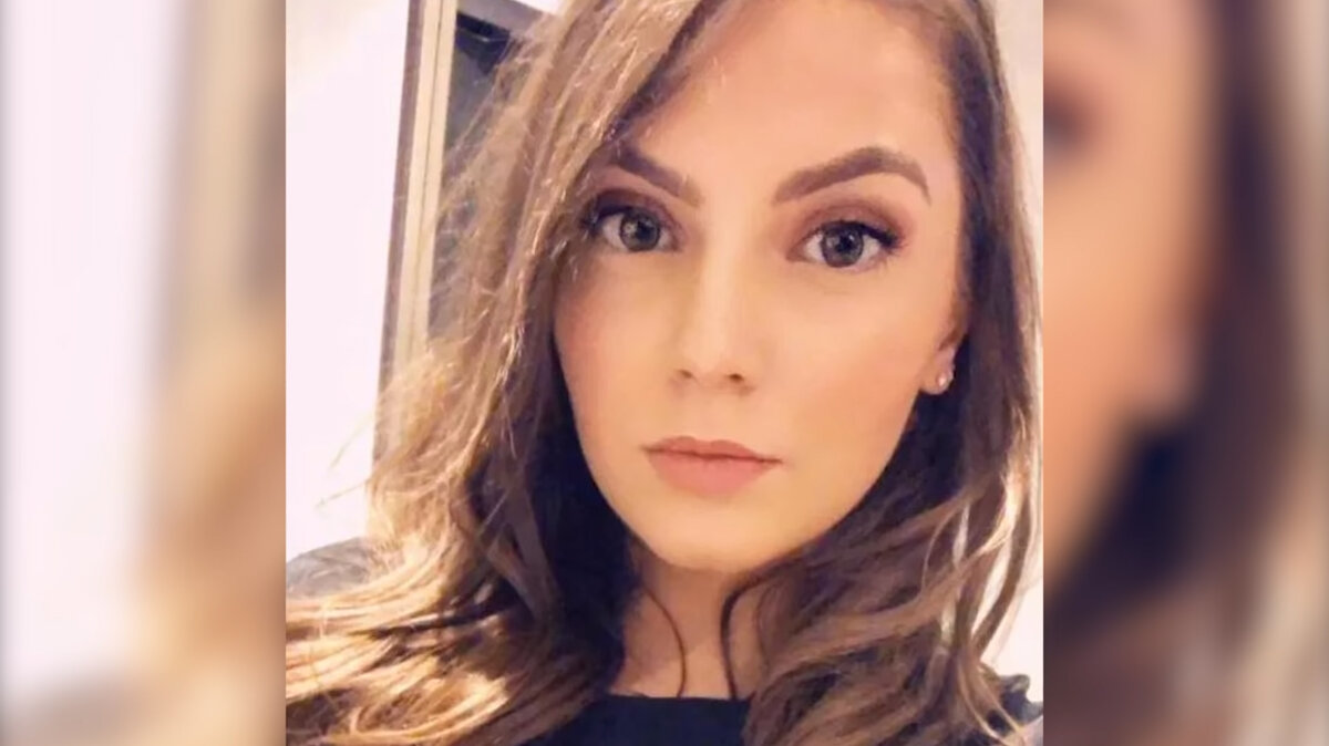 Девушка Александра Ляказетта