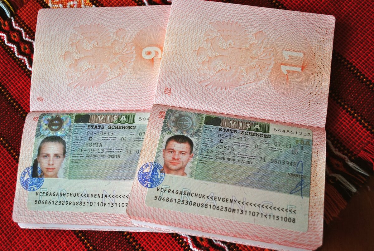 Внж виза. Шенгенская виза. Шенгенская виза Франция. Французская виза шенген. Шенгенская виза фото.