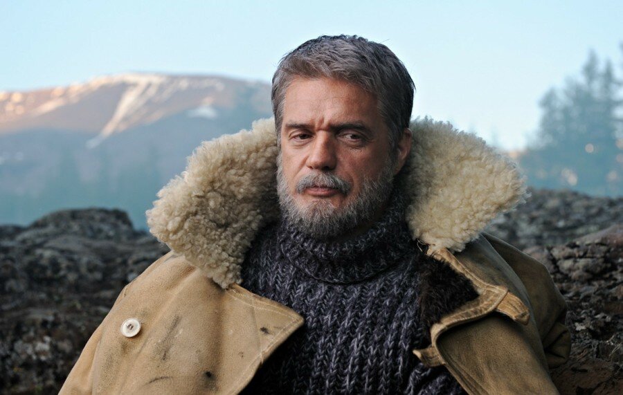 Начальник экспедиции Чинков,в исполнении К.Лавроненко. Может он и не совпадает с внешне с романным описанием, но образ жесткого, волевого самостоятельного руководителя им создан.