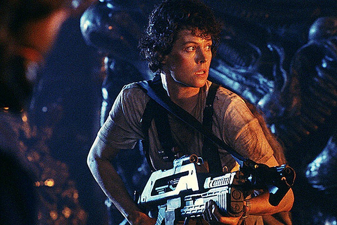 Элен Рипли со спаренным огнеметом/автоматом