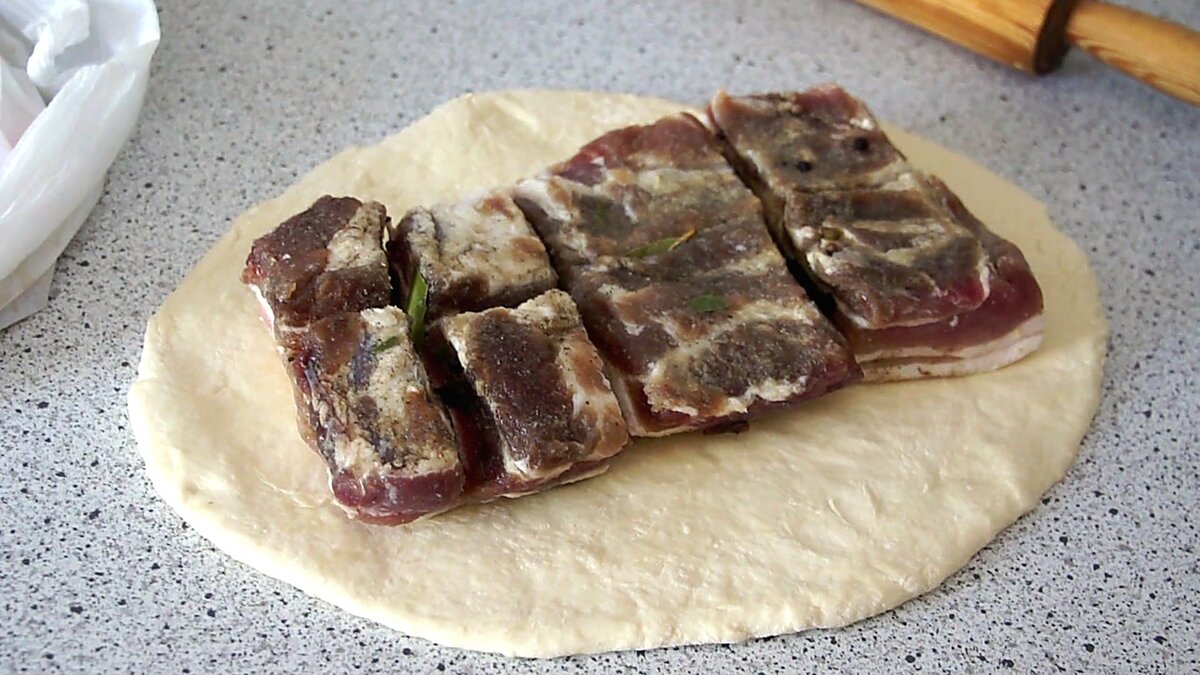 Приготовила шпик в тесте. Результат превзошел все мои ожидания.