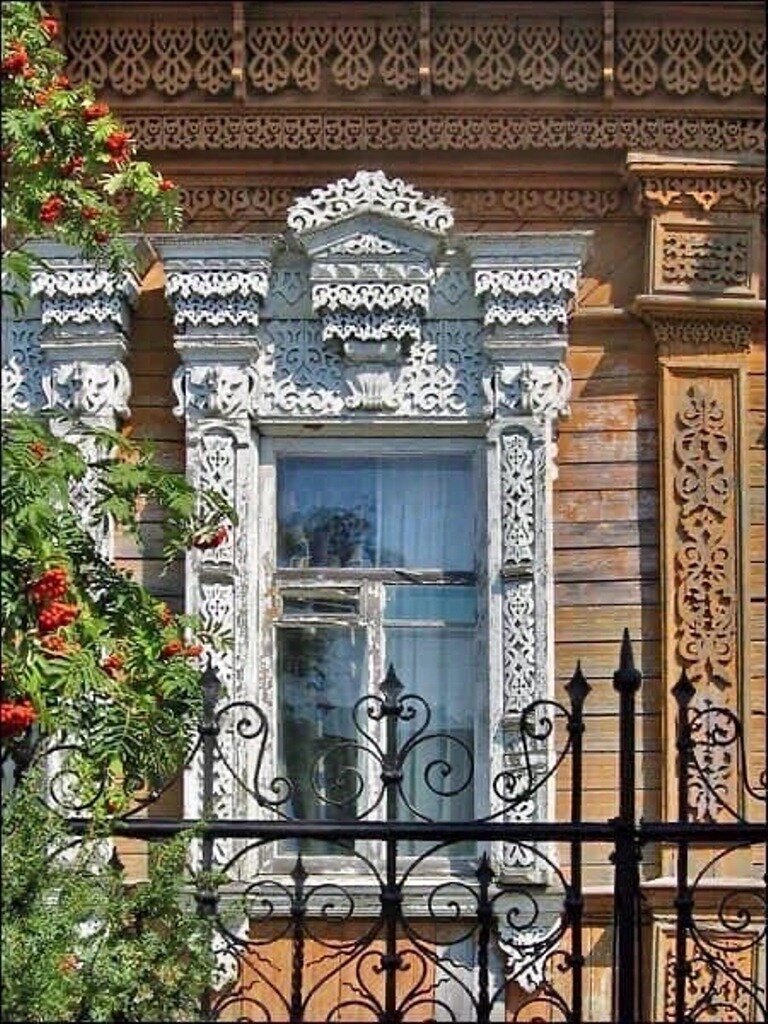 Злынка время. Деревянная резьба г. Злынка. Злынка. Злынка Брянская область ул. к. Маркса дом 5. Дом с резьбой.