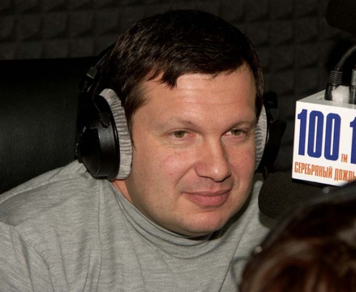 Соловьёв в студии радио "Серебряный дождь" 