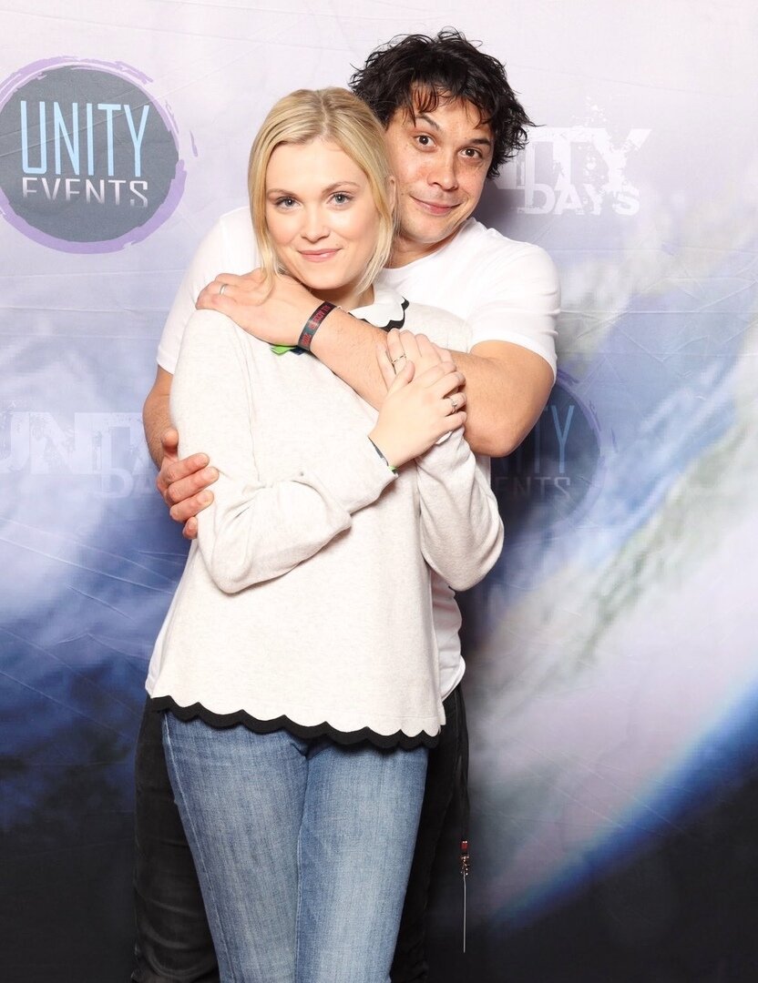 Элайза Тейлор-Морли и Боб Морли на "Unity Days"