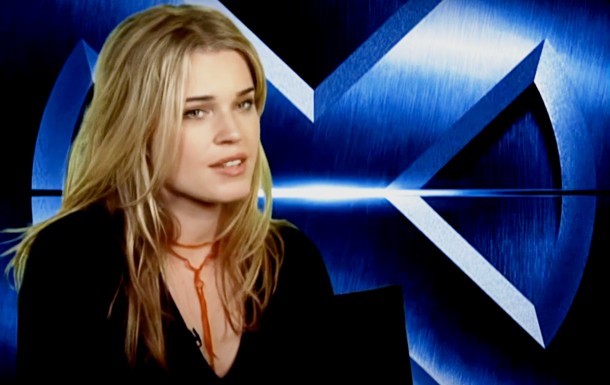 кадр из интервью с Ребеккой Ромейн - BTS interview