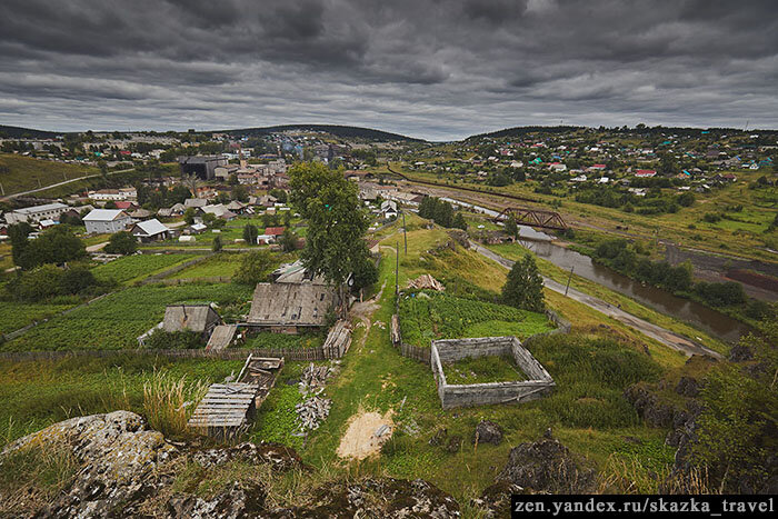 Вид на Уральский поселок