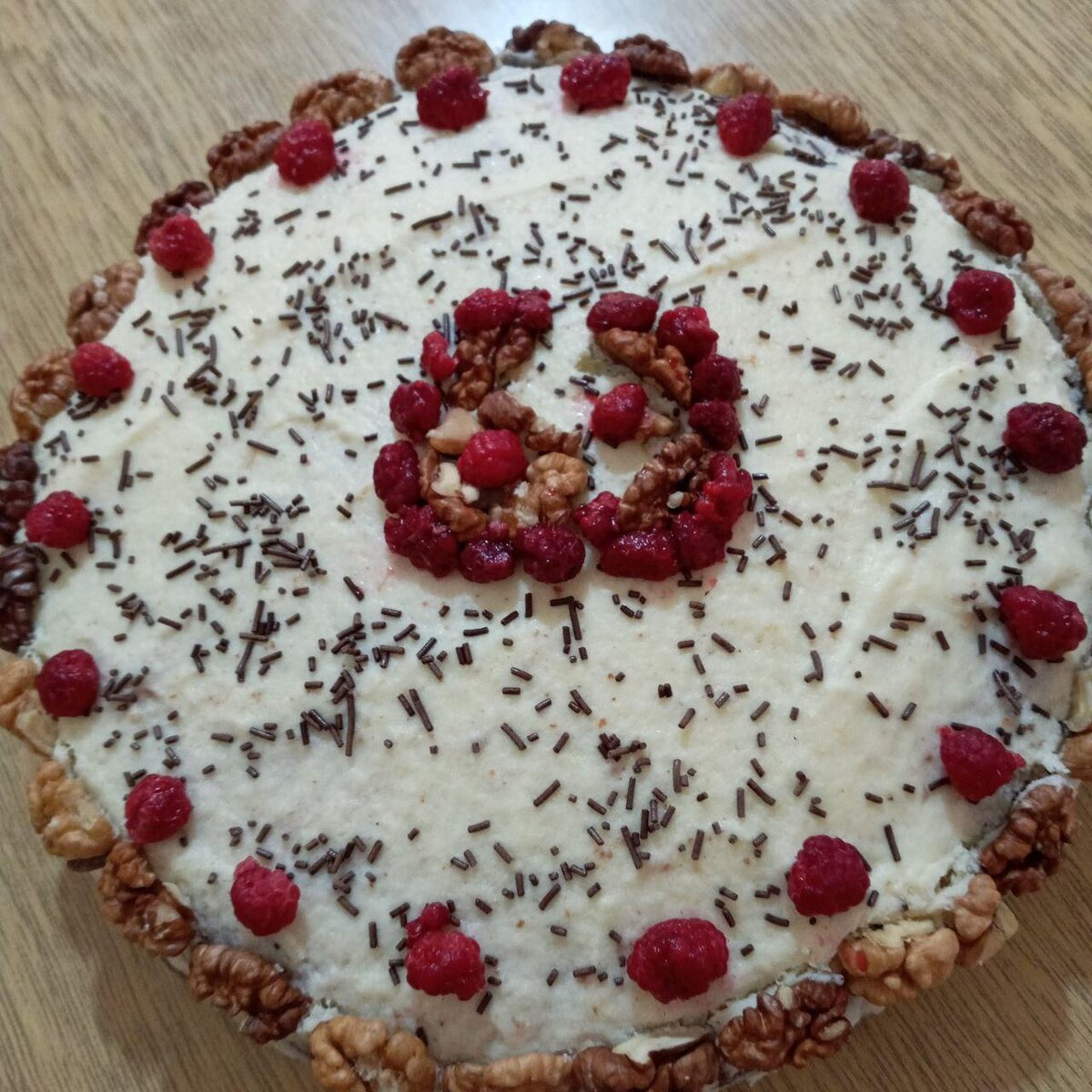 Торт, как же без него...