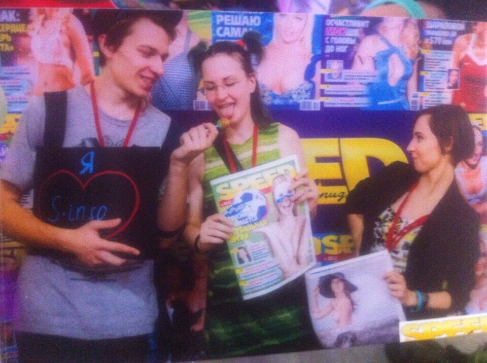 ЭроЭкспо - 2018. Дэн, я и Света у стенда газеты SPEED-info.