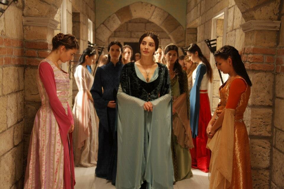 махидевран и валиде. леди хюррем.