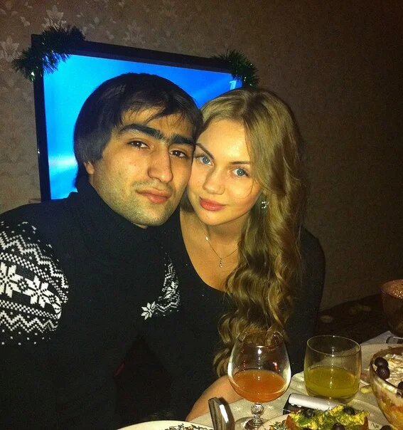 Таджик с русской женщиной. Яндекс картинки