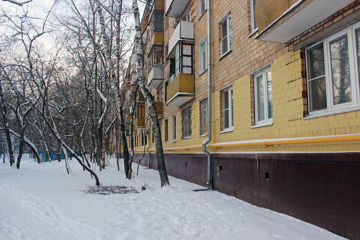 Культовую советскую кинокомедию про приключения студента Шурика снимали в 1964 году в Москве и Одессе. Фильм стал лидером советского кинопроката - 1965.-10