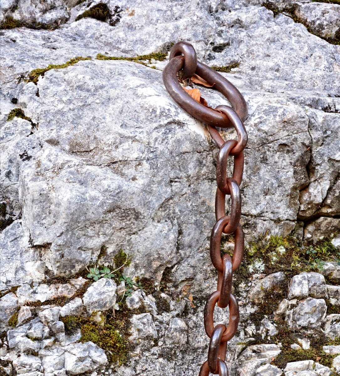 Первое звено не зря такое большое: убери его – упадёт вся цепь