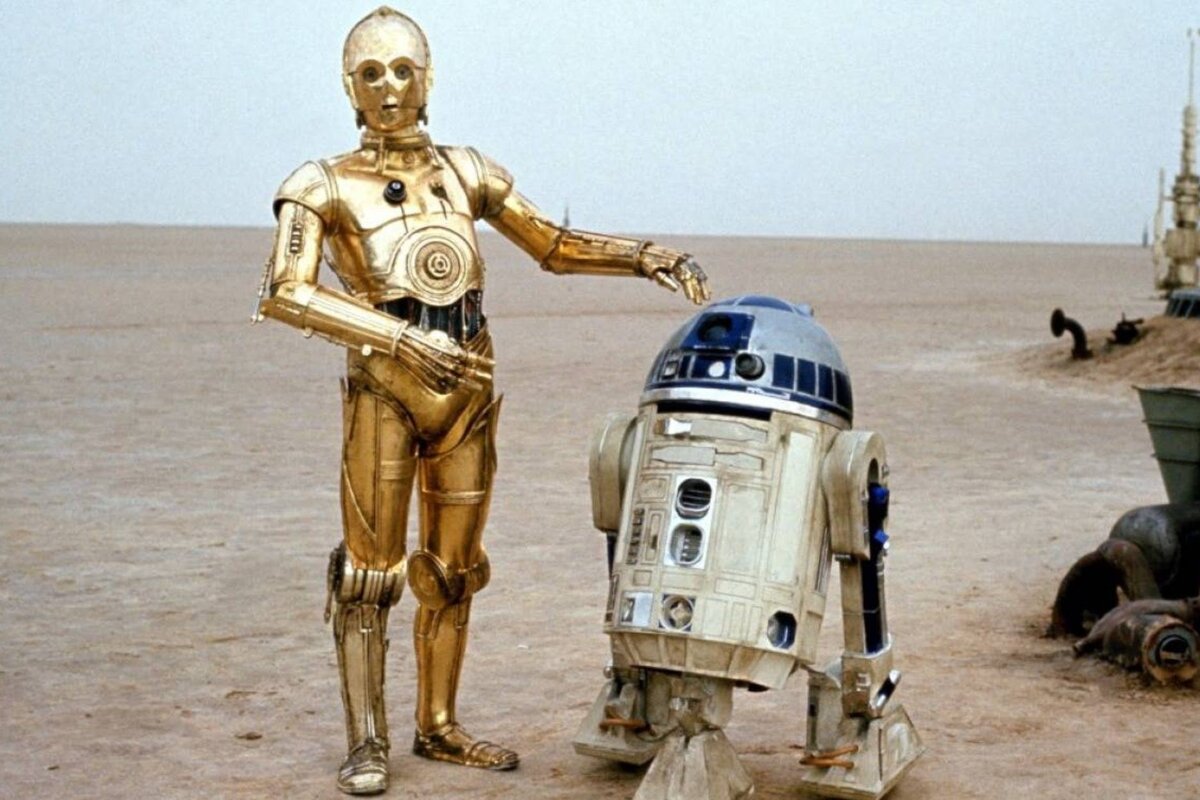 Роботы C-3PO и R2-D2.