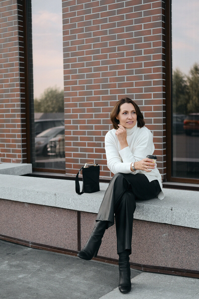 Сапоги составляют единое целое с брюками по цвету и фактуре (Baldinini)