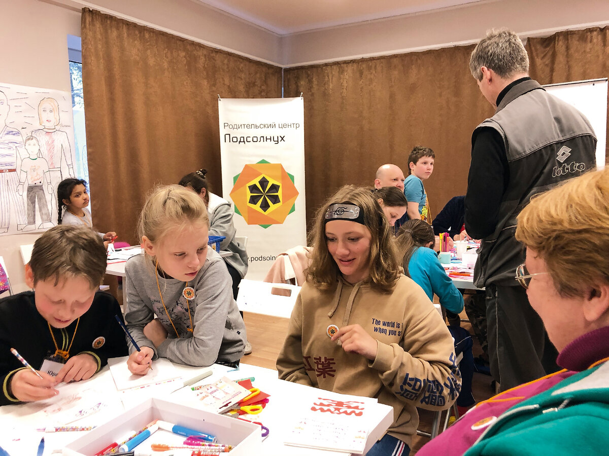 Настя и Галина на занятиях в группе, программа «Территория радости»