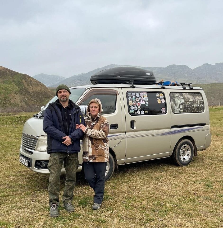 Тимур и Оля и их Nissan Caravan 2004 г.в