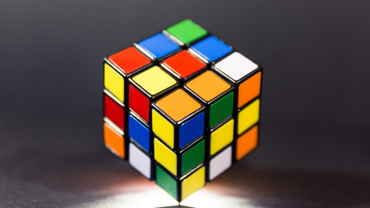                                                                                                  а вы собирали кубик Рубика?