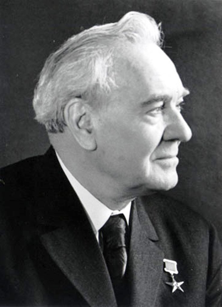 Актер Михаил Царев. Яндекс картинки. 