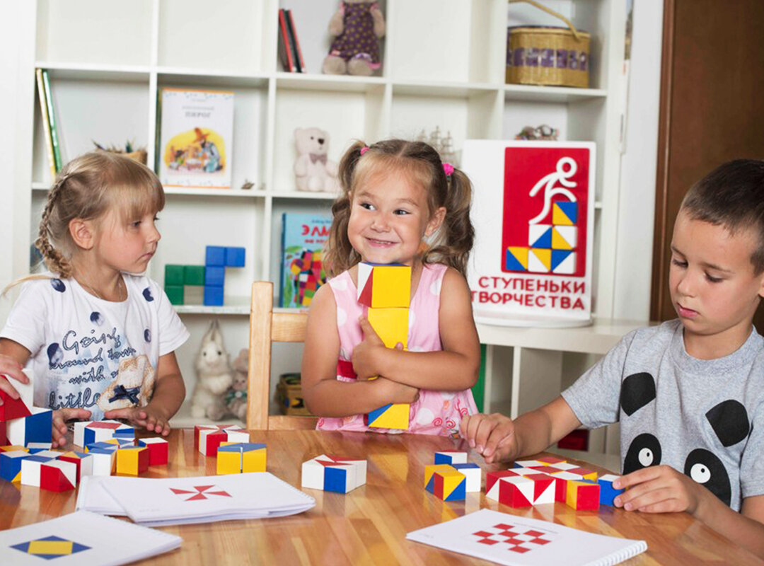 Сложи Узор популярен в детских садах и школьных учереждениях