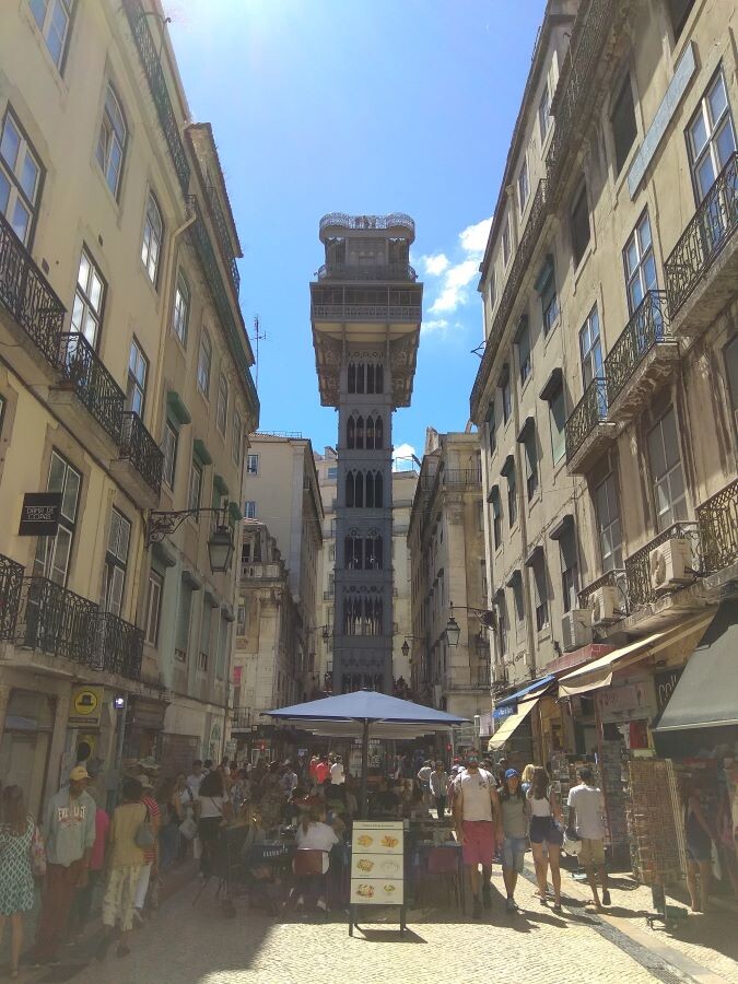 Лифт Эйфеля в Лиссабоне