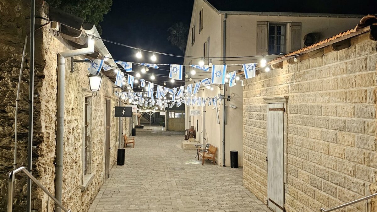     Сергей с женой и маленькой дочкой до спецоперации на Украине даже не помышлял об отъезде: была отличная квартира, работа мечты в нефтяной компании, но все разом в их жизни изменил февраль 2022 года.