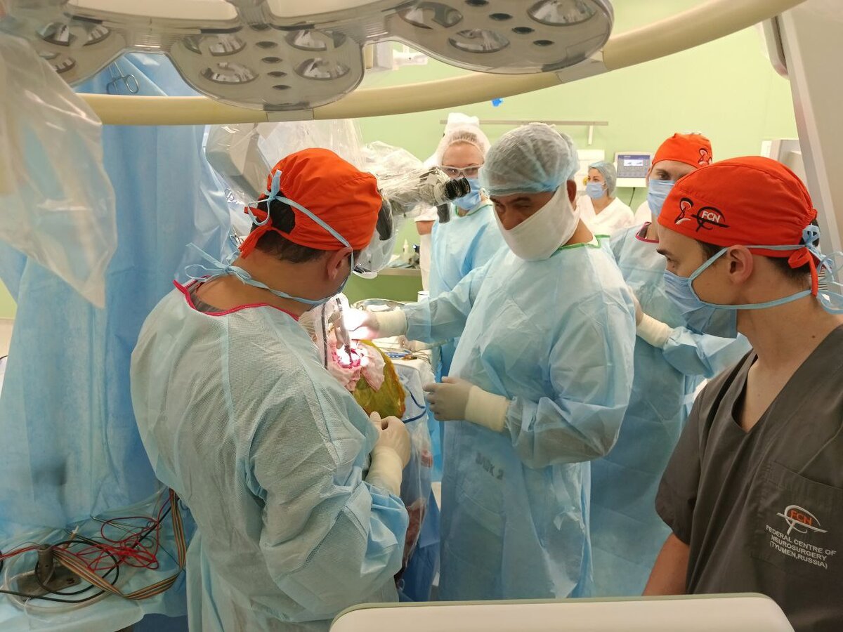 Нейрохирургия боткина. Федеральный центр нейрохирургии операция. Нейрохирургия операция на мозге. Нейрохирургия операции. Федеральный центр нейрохирургии операция.
