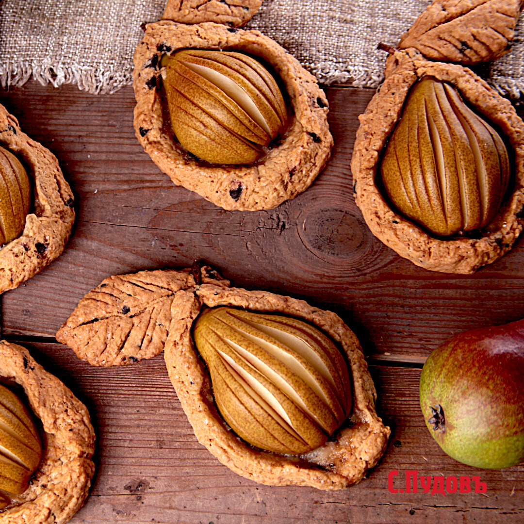 Печенье с шоколадом и грушами