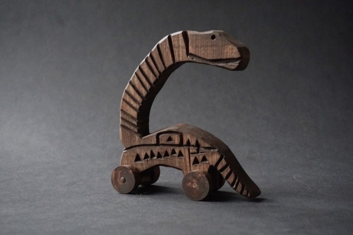    8-летний школьник из Челябинска вырезает игрушки, чтобы накопить на УАЗ