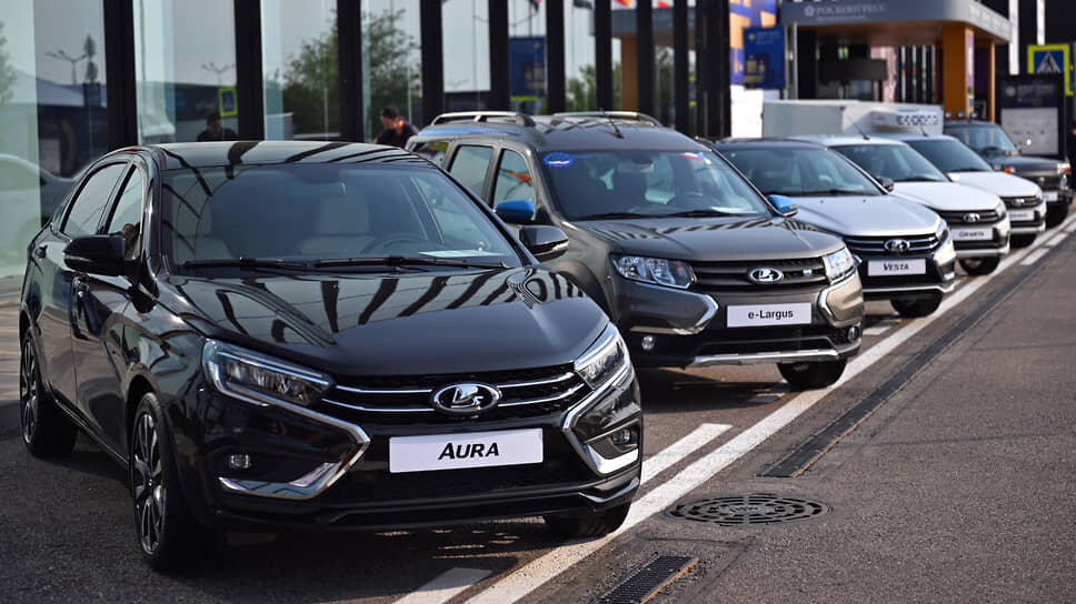    Фото: Александр Казаков / Коммерсантъ