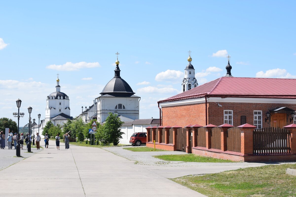 Свияжск. Остров, крепость приплыла, меч-голова с плеч, Пушкин, памятник  Иуде и городское эхо | СветЛость | Дзен