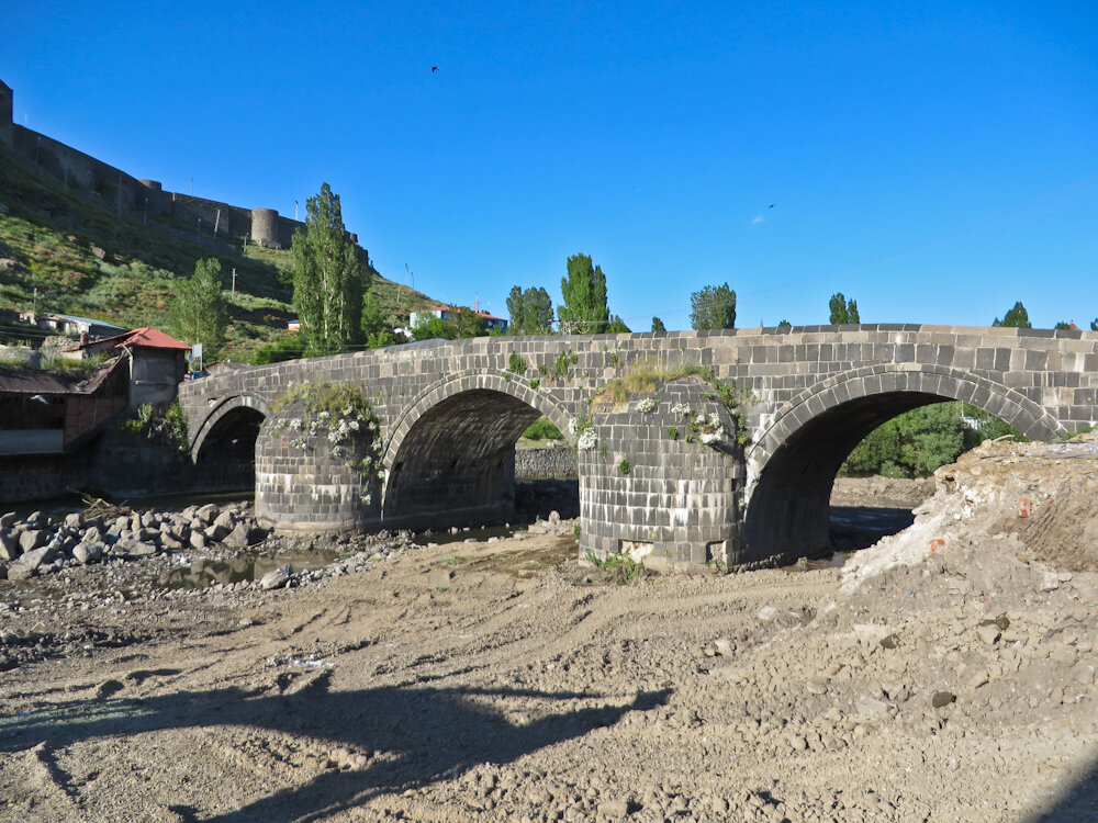 Карс армения храм. Анамур, турция. Бывший русский город в турции. Карс армения. Бодрум турция.