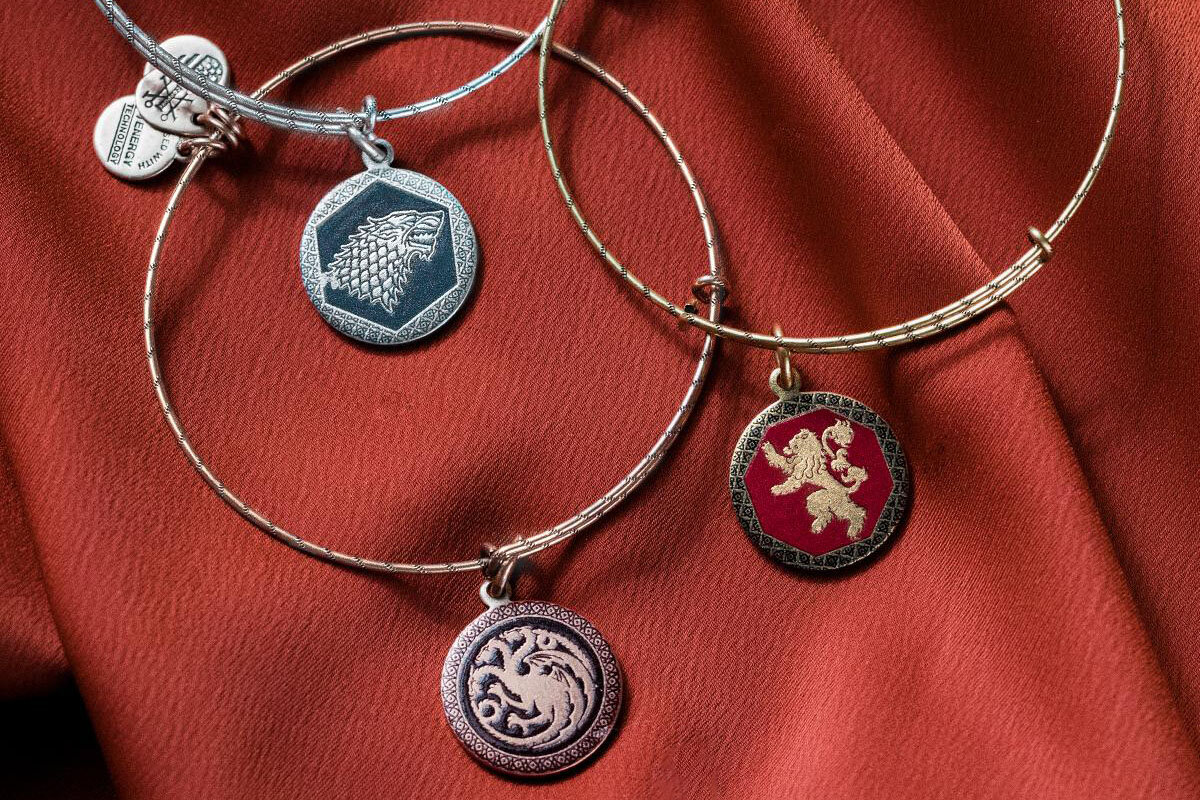 Украшения из коллекции Game of Thrones. Фото: Alex and Ani