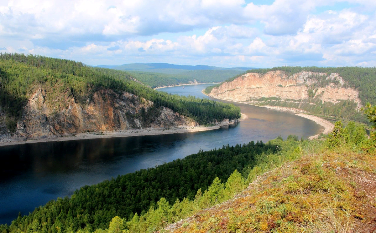 Река синяя водное богатство трех стран. Река Лена Ленские щеки. Река Лена Красноярский край. Сибирь река Лена. Ленские щеки в Якутии.