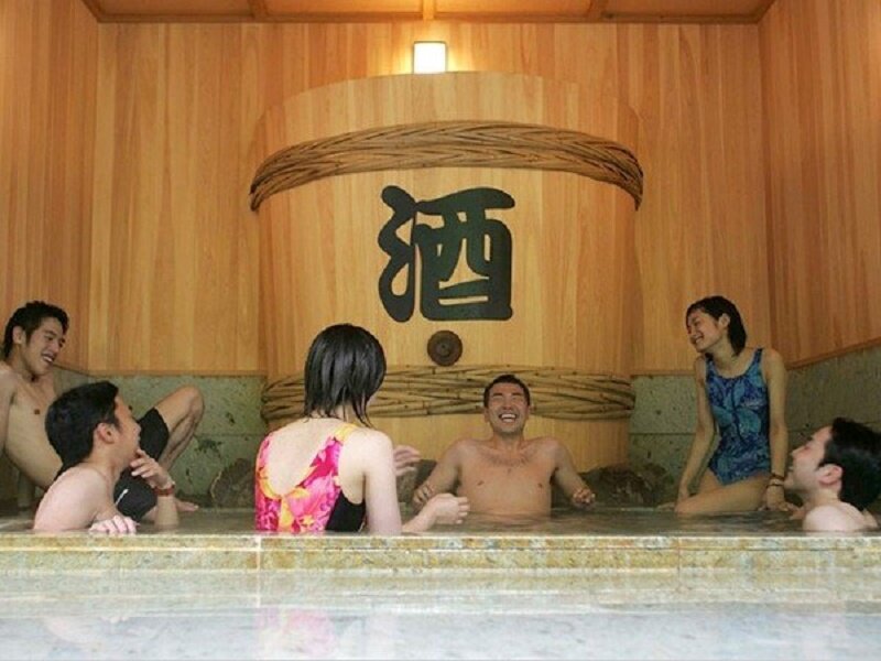 Японские смешанные бани сэнто. Японская баня офуро фурако и сэнто. Японская баня сэнто женщины. Японская баня фурако что это в японии. Японская бочка офуро.