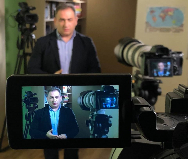 Леонид Канфер продолжает снимать документальные фильмы, главным из которых будет фильм о нем самом. Фото: facebook.com/refnak.ln 
