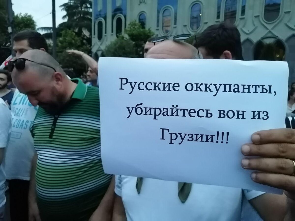 кто то еще думает ехать или нет?