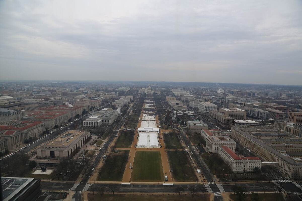 В 2017 году на инаугурации Трампа ажиотажа не наблюдалось, на этом фото видно, что белых пятен даже больше, чем мест, заполненных вчерашними избирателями. Выборы – такая штука, кто выбрал, кого выбрал...