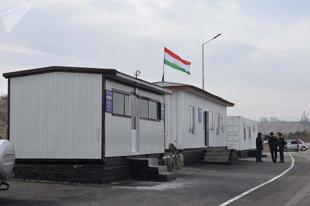 Точно не скажу, но по-моему это те самые бытовки, мимо которых я держал путь) фото из интернета.