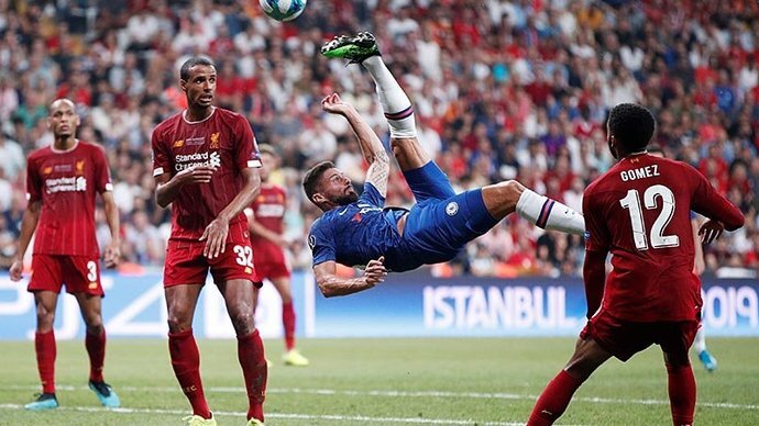 Оливье Жиру выдавал акробатические этюды.