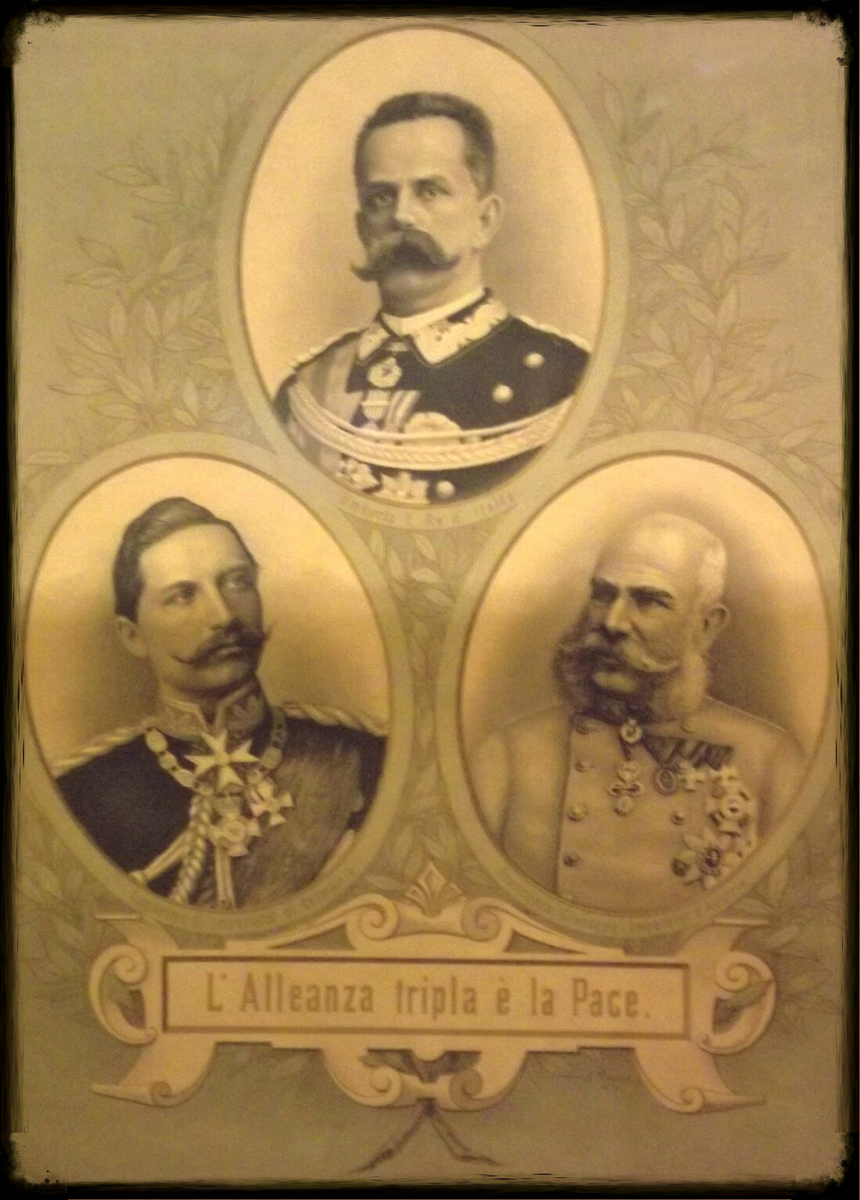«Тройственный союз», слево направо: 
1. Вильгельм II (27 января 1859 года — 4 июня 1941 года) — последний германский император и король Пруссии; 
2. Умберто I (14 марта 1844 года — 29 июля 1900 года) — второй король Италии с 1878 года, из Савойской династии.
3. Франц Иосиф I (18 августа 1830 года — 21 ноября 1916 года) — император Австрийской империи.