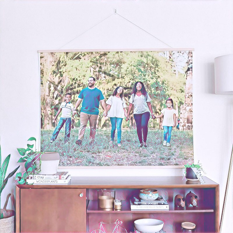 Большой, яркий фотоплакат.