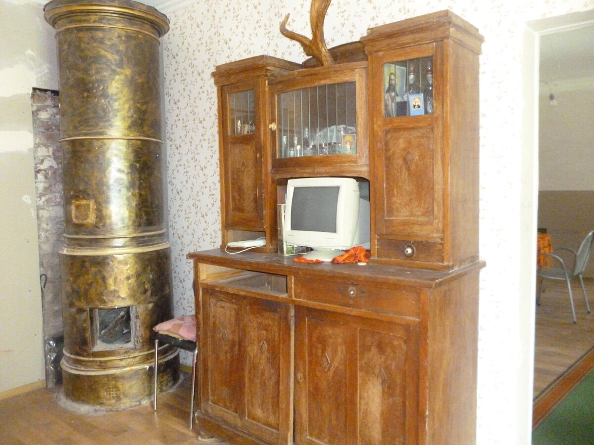 Оригинал фото по адресу https://zen.yandex.ru/media/id/5ca0b9c98f7b6100b3fce266/bufet-hranitel-uiuta-5d7a1f105d63623ee7a176e4#comment_96032861