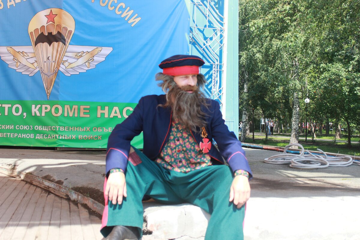 На фото: У атамана нэмае золотогУ запасу...