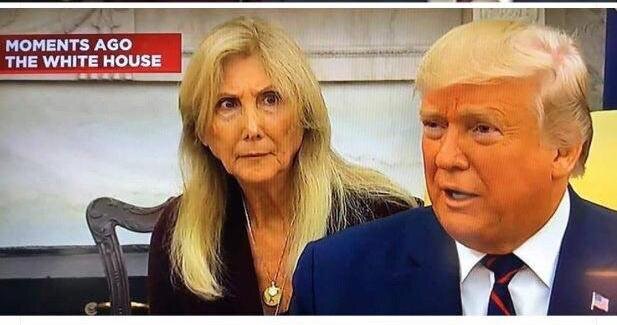Переводчица посмотрела на Трампа