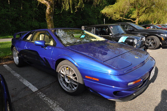 Lotus Espirit. под его капотом тоже можно было найти двухлитровую четверку с турбнаддувом. фото Gearhead Photos. flickr.com 