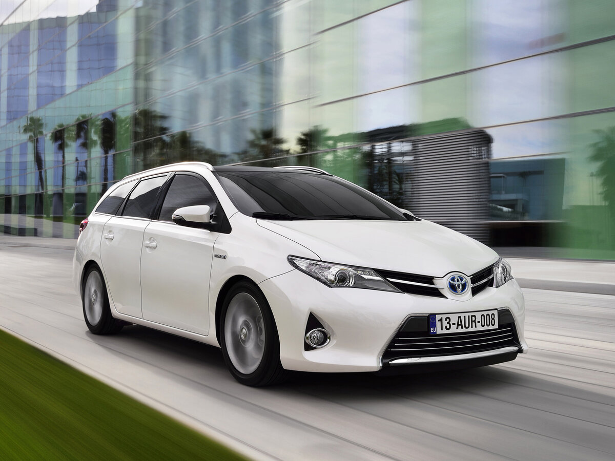 Toyota Auris. Фотография взята с сервиса Яндекс Картинки