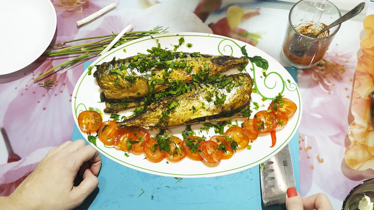 Стеклянная рыба готовить. Ольга матвей готовить рыбу. Георгий кавказ рыба в ресторане. Конгрио креветочная. Филе сибаса.