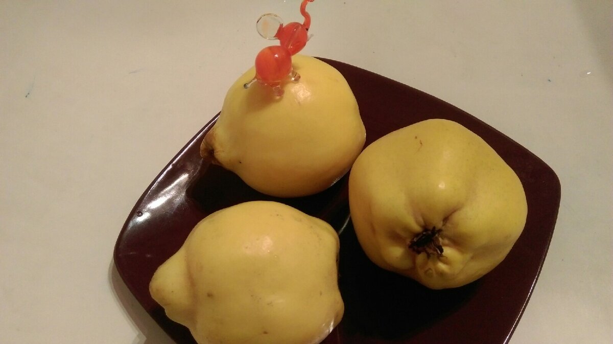 Плоды нужно тщательно отмыть от пушка.