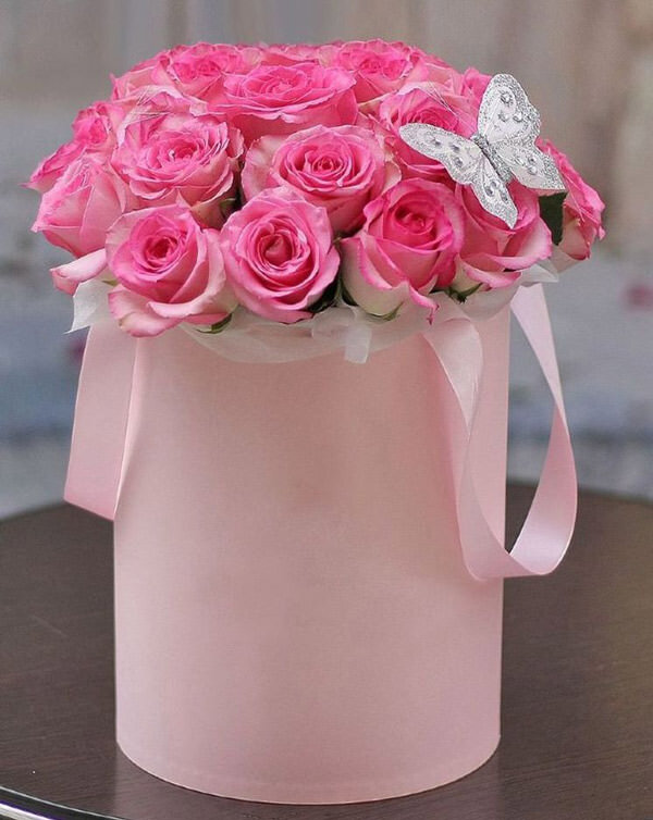 Недорогая круглосуточная доставка цветов в Казани от флористического салона «Парижанка» – хороший повод делать приятные сюрпризы чаще.